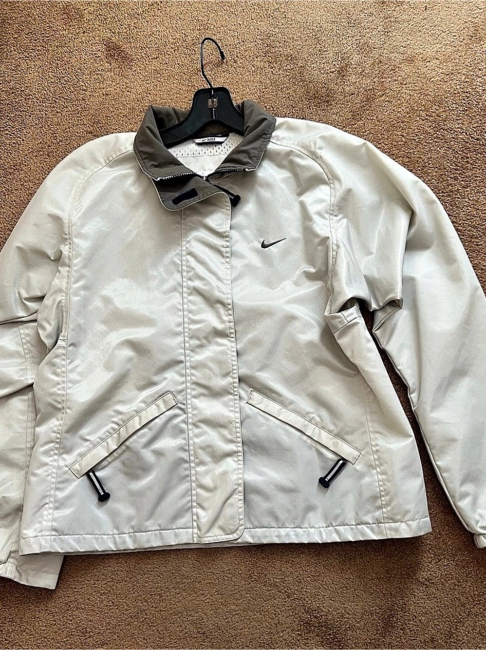 Vintage Nike Women's Nylon Jacket in Cream/Ivory Size Medium